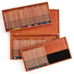DERWENT | LIGHTFAST Wooden Gift Box — 100 Pencils -Da Vinci Shop DERWENT7CLIGHTFASTWoodenGiftBoxE28094100pencils 2