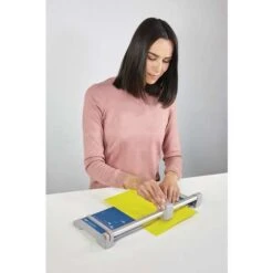 Dahle® Dahle 507 Rotary Cutter -Da Vinci Shop Dahle507RotaryCutter 2