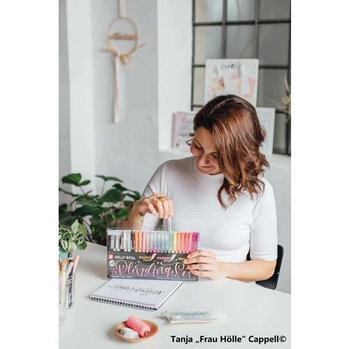 Sakura Gelly Roll Frau Hölle Blending Set 4 Sakura Gelly Roll Frau Hölle Blending Set - Image 4